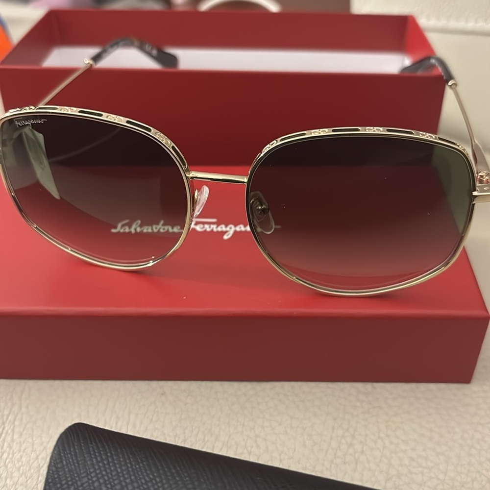 NWT. Salvatore Ferragamo Sunglasses
